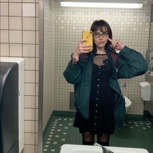 Meet your Posher, Alexis